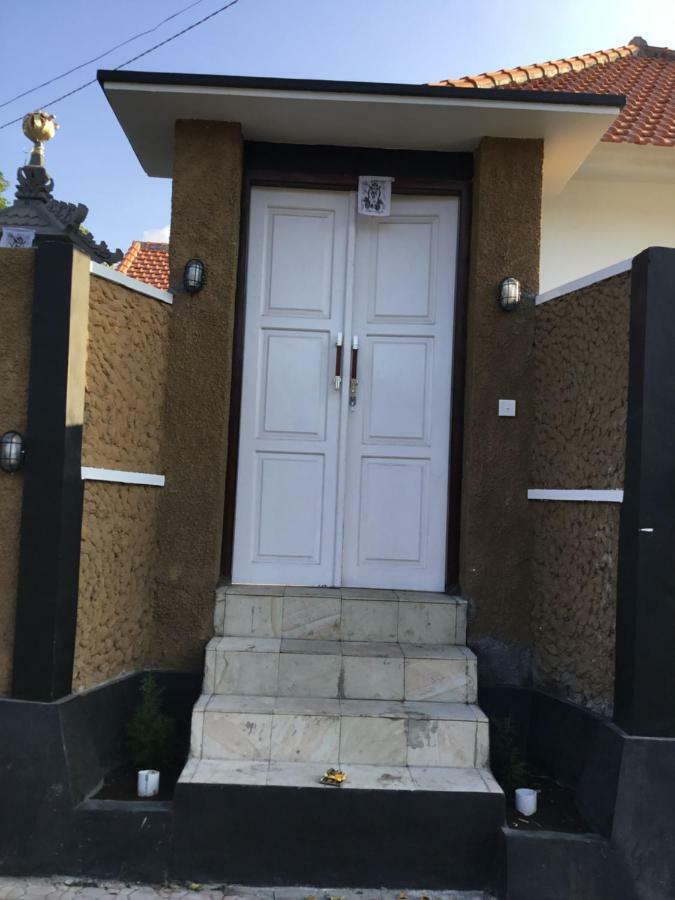 Queen Guest House Tulamben Екстериор снимка
